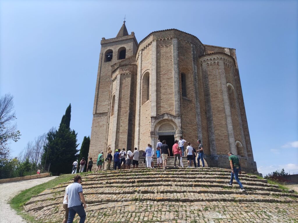 Marche Travel Adventure: Begin a Breathtaking Journey