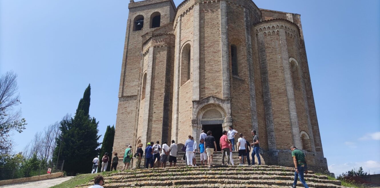 Marche Travel Adventure: Begin a Breathtaking Journey